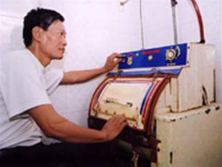 người Việt tự sáng chế máy giặt
