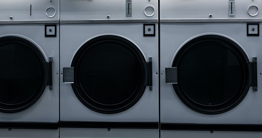 Cần liên hệ nhân viên khi máy giặt Eclectrolux có vấn đề